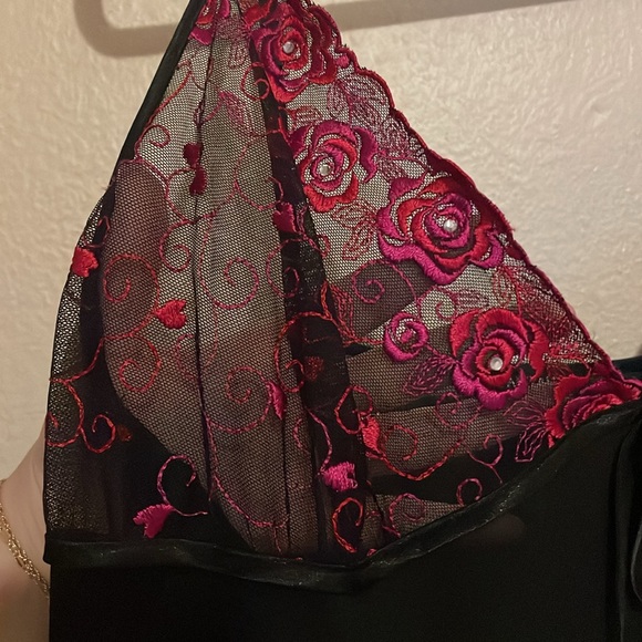 FANTASIES Rose Detail Lingerie top - Picture 2 of 4